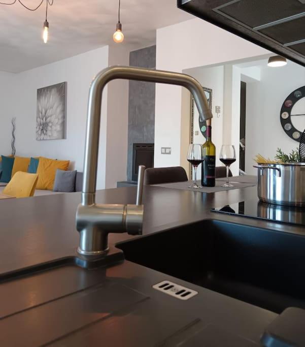 Holiday&Suite Klanac Vir Εξωτερικό φωτογραφία