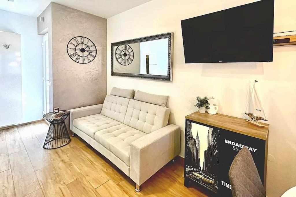 Holiday&Suite Klanac Vir Εξωτερικό φωτογραφία