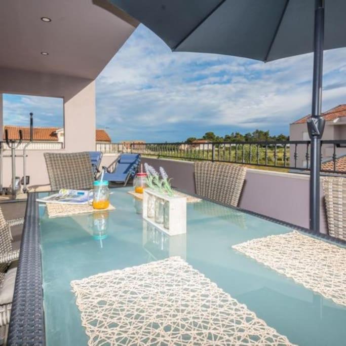 Holiday&Suite Klanac Vir Εξωτερικό φωτογραφία